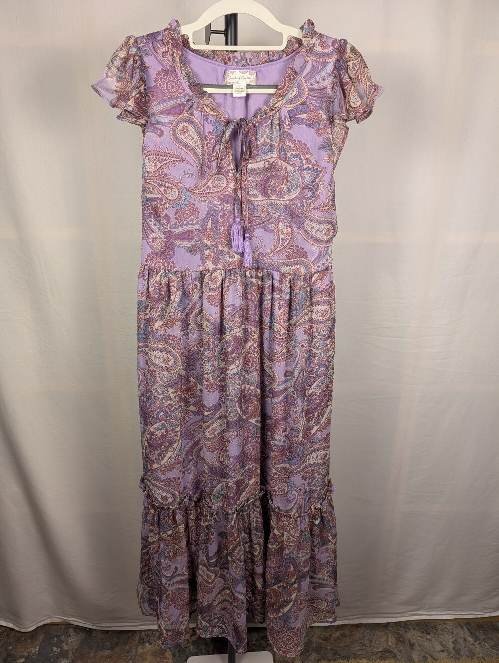 Land of the Free Lavender Paisley Boho Maxi Dress Size L Flutter Sleeve A-128 - Picture 11 of 16